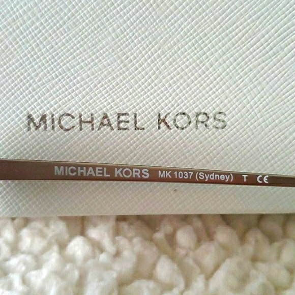 NWT Michael Kors Sydney Aviator Sunglasses - Picture 10 of 13